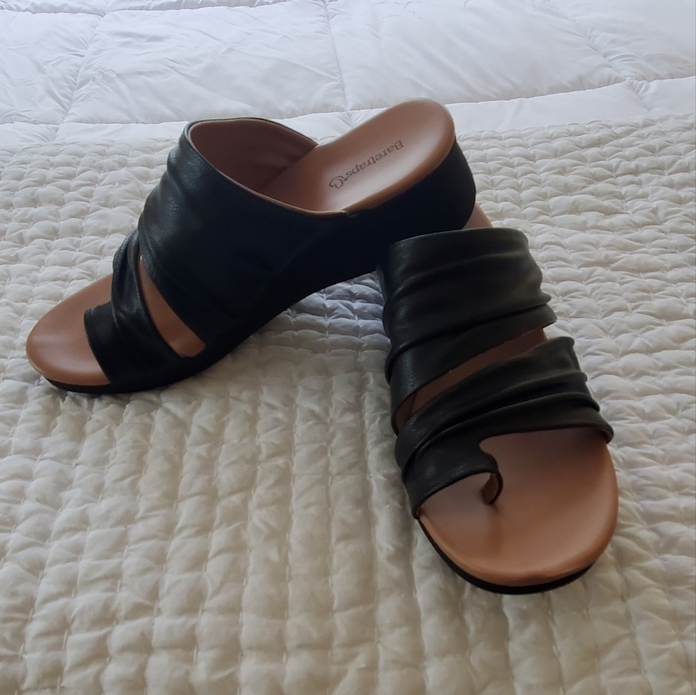 Baretraps Black Leather Women's Sandals